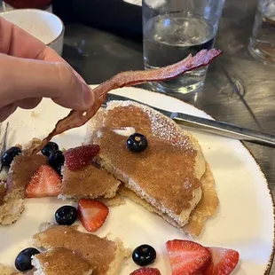 $4 for a side a bacon that&apos;s microwaved and paper thin
