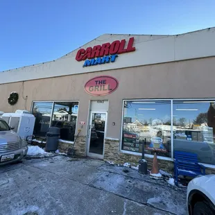 the outside of the restaurant