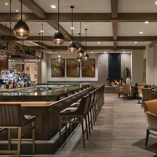 U-shaped bar in main dining room