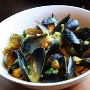PEI Mussels in a Coors Banquet Garlic Cream Sauce