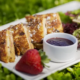 Monte Cristo, the perfect sandwich for breakfast or lunch at The Grill at Torrey Pines