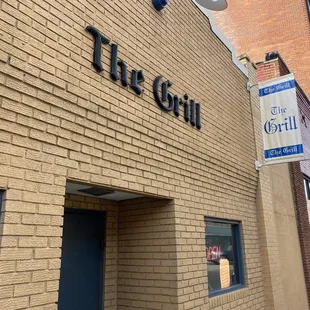 The plain brick facade of a true American dive restaurant!!! This place ROCKS!!! TASTY!!!