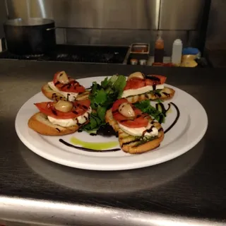 Caprese Crostini