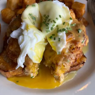 Crab cake Benedict