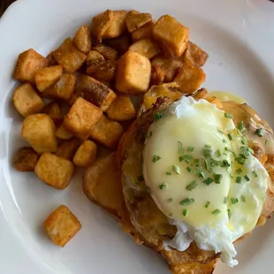 Crab cake benedict