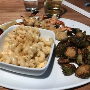 Grilled shrimp entree and two side dishes. Excellent!