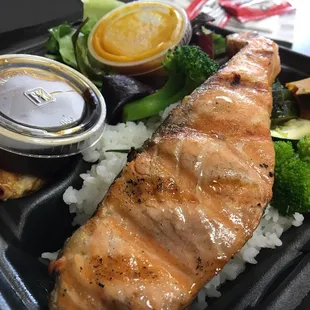 Salmon Bento is the bomb! Check out their sister restaurant, Teriyaki Grill in Chula Vista too!