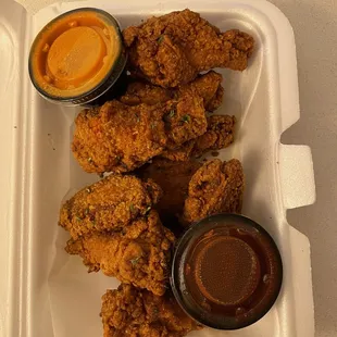 10 piece wings with bbq and buffalo sauce on the side (well done).