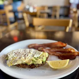 avocado egg toast &amp; bacon
