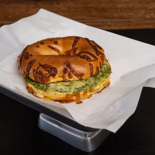 Pesto Bagel Sandwich