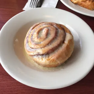 Legendary Cinnamon Roll