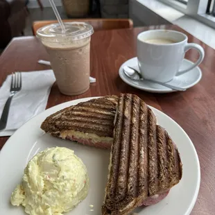 Reuben and jolly mon frozen coffee.