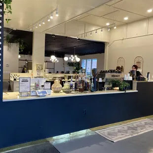 Grinds front ordering station.
