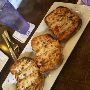Garlic bread (marinara sauce)