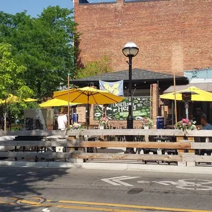 Drinks on the sidewalk - nice in summertime