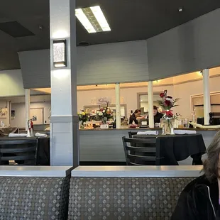 Main dining area, understated, comfortable and roomy.