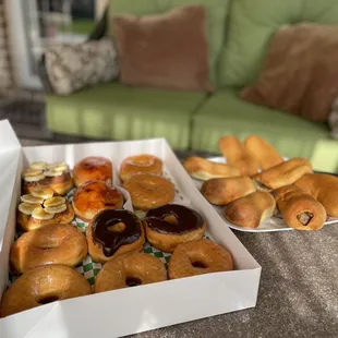 This Donut  place has found a repeat customer. Great freshly baked Donuts/Kolaches with a LARGE selection.