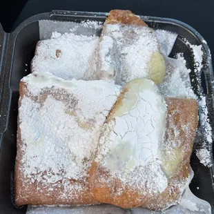 4 piece Beignets