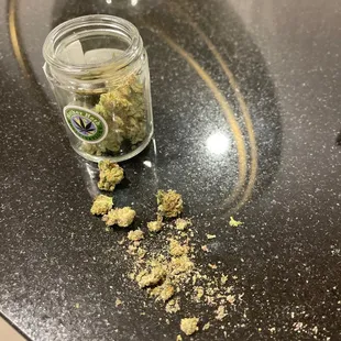 Brittle dry weed with no hit claiming to be Gelato