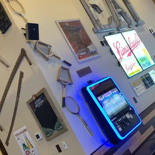 Cute decor and a jukebox
