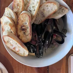 Mussles in cream sauce! What a treat!