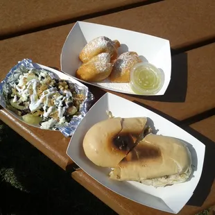 Pan Con Lechon