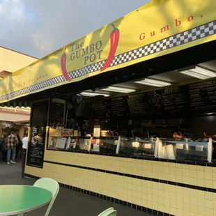 the outside of the restaurant