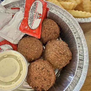 Falafel (4 pcs) (100% vegeterian)