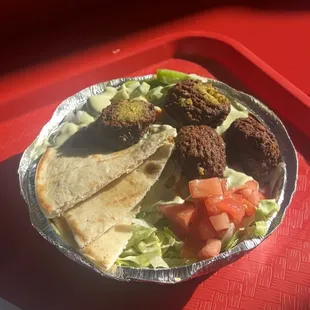 Small Platter 4 - Pieces Falafel