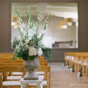 May wedding in the Vashon Room. Photo by Joanna Monger.