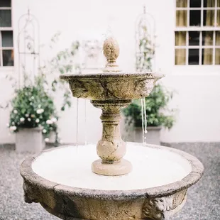 The courtyard fountain. Photo by Lenaig Delisle.