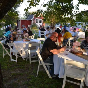 The masses chowing down!  AND...I actually was able to sit down and have a burger....I wasn't cooking nor having to clean up!