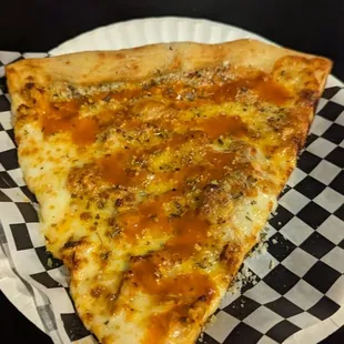 Buffalo chicken pizza (minus ranch)