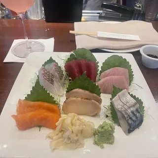 Lucky 13 Sushi Platter