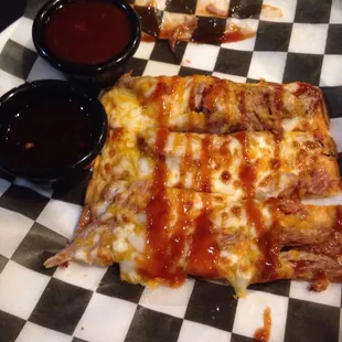 Pulled pork flat bread appetizer!! Pretty much a meal. Really delicious!!!