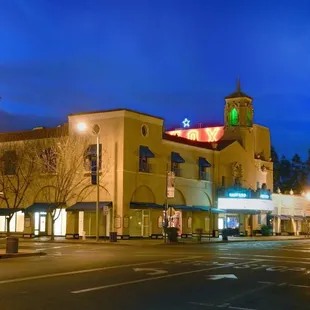 a street scene at night