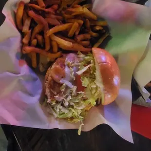 Raging cajin chicken sandwich w seasoned