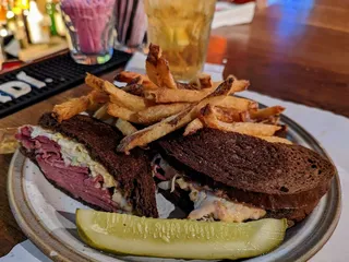 Harvey's 4th Street Grill