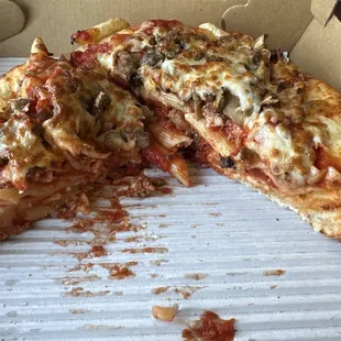 Pasta bread bowl. You get to pick what toppings to add in and it's basically a very deep dish noodle pizza.