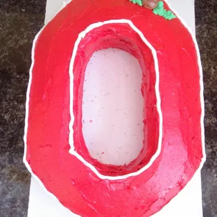 a cake shaped like the letter o