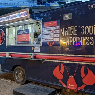 a lobster on the side of the truck