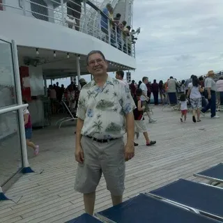 Tom L.
