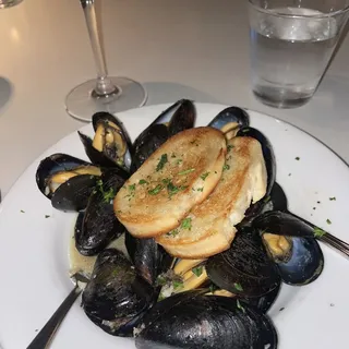Pan Roasted Mussels