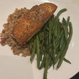 Honey Garlic Glazed Salmon Entree