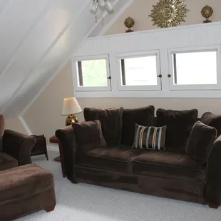 Louis' Penthouse(bedroom-queen, private bath/shower, kitchen, living room).