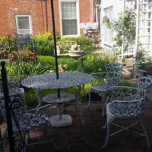 The seating area just outside the front