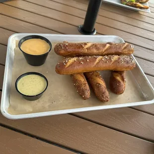 Pretzel breadsticks