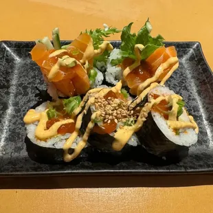 Spicy salmon roll