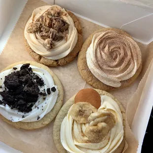 I love the changing cookie flavors. The banana is one of my favs!