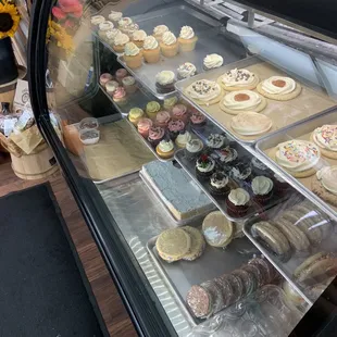 The cupcake and cookie case